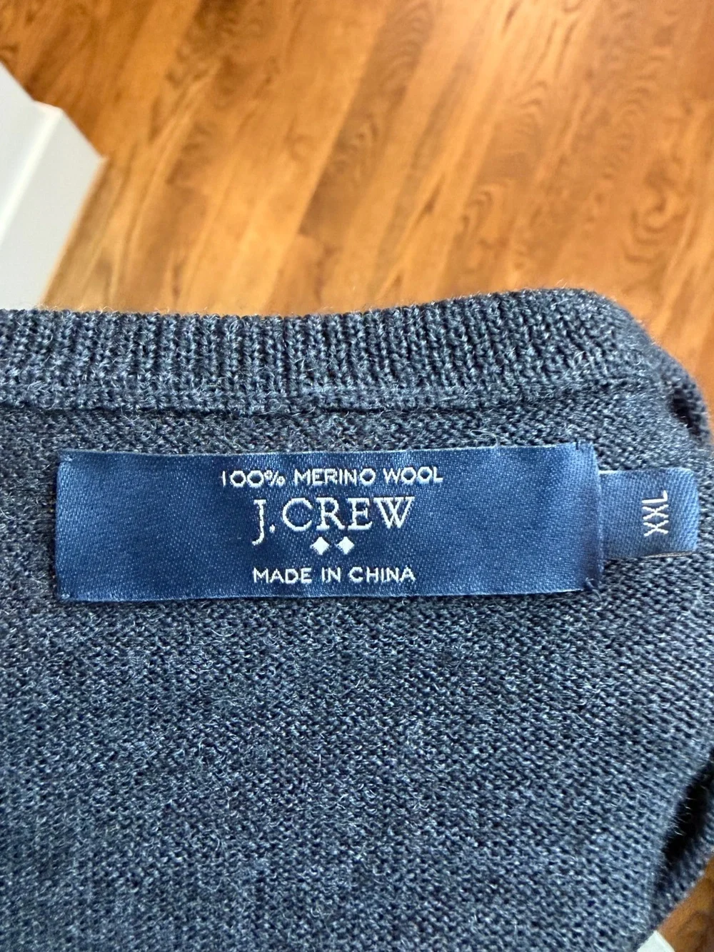 J. Crew Mens V Neck Sweater 100% Merino Wool Charcoal Gray Lightweight Pullover